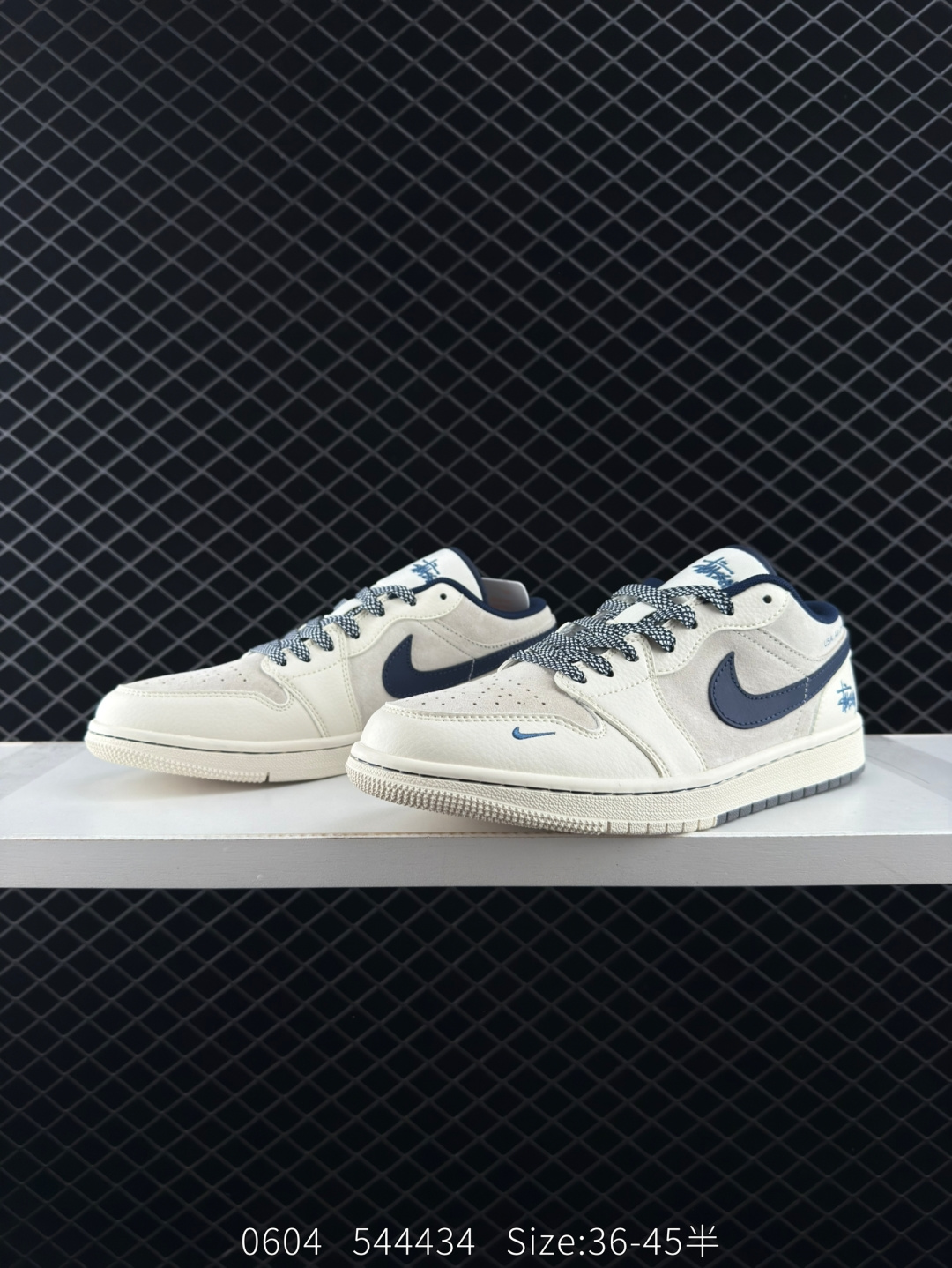 Air Jordan 1 Low GS”Light Smoke Grey/Black“